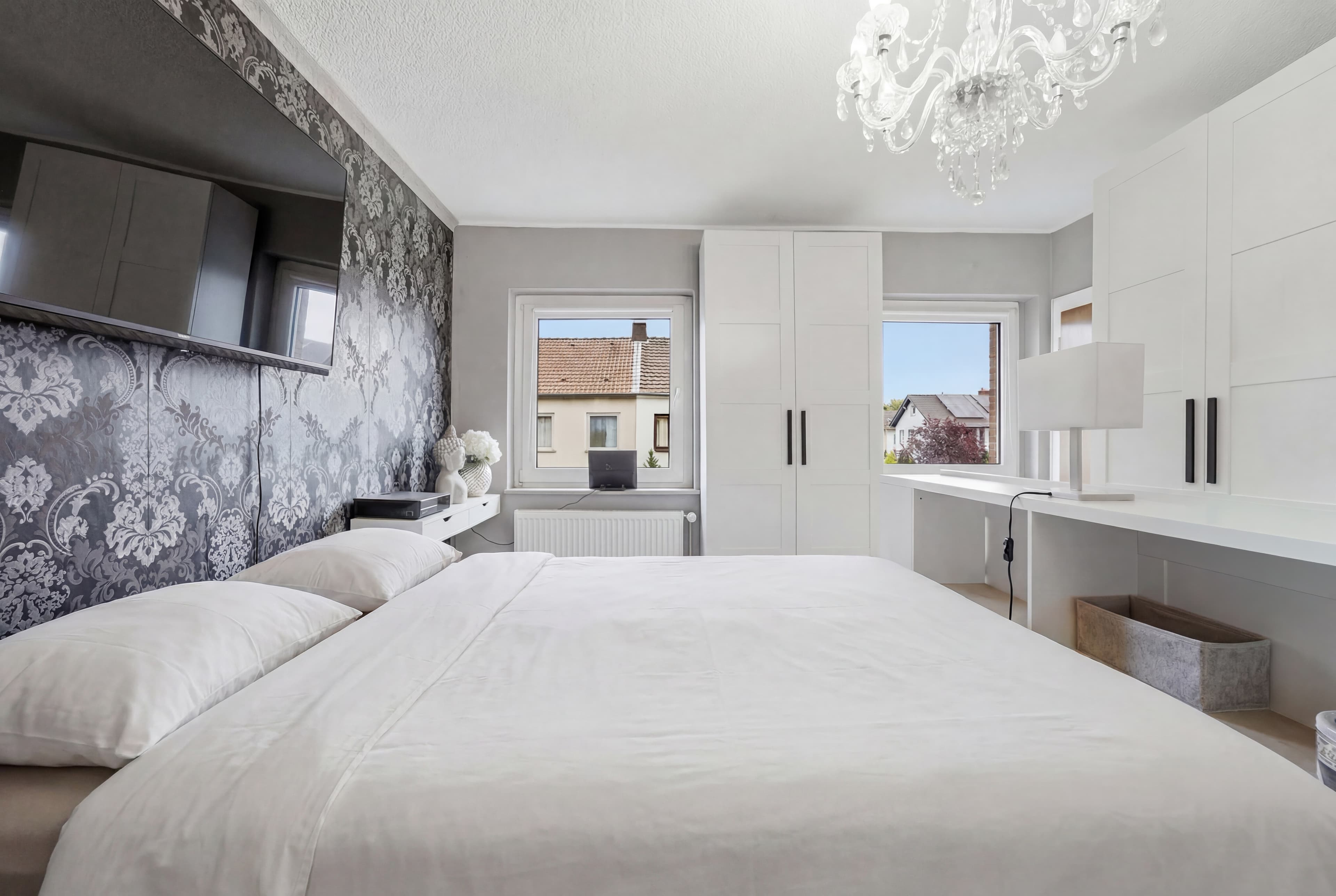 Schlafzimmer 1