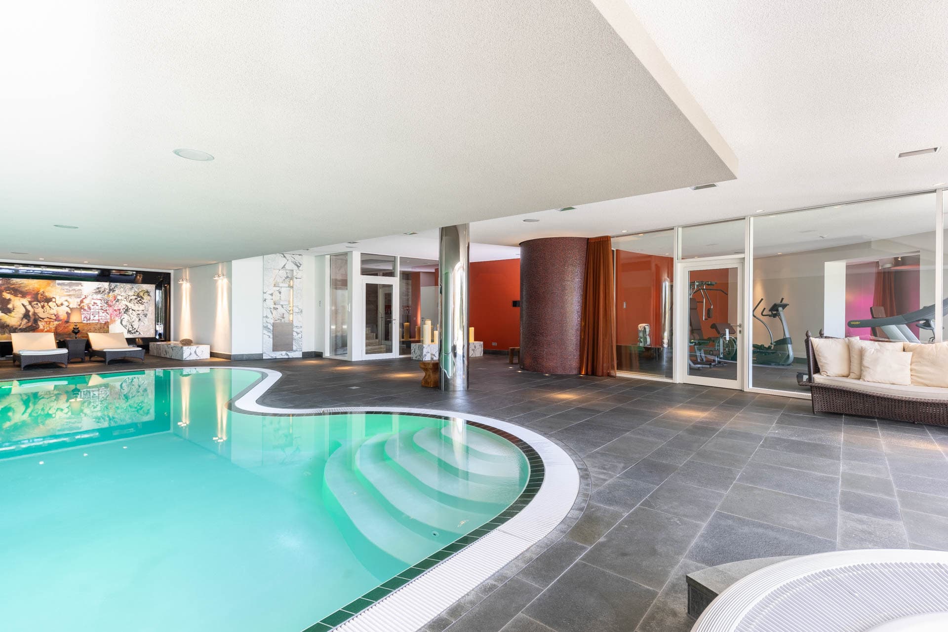 Indoor-Pool